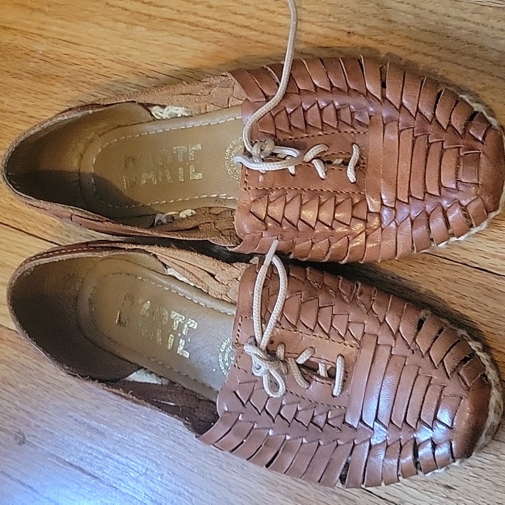 Ladies D'ARTE Huaraches NWOT Size 23/ 6.5 Women's